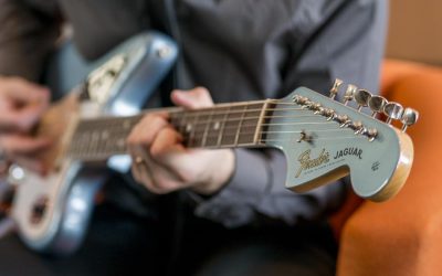 Unveiling Fender’s Iconic Guitars: Stratocaster vs. Telecaster Origins
