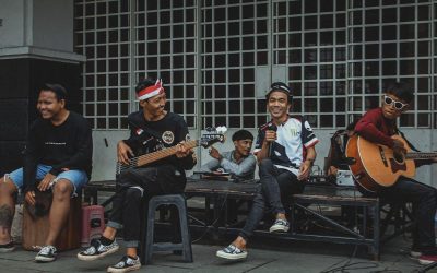 The Legendary Appeal of Dean Guitars: Features, Tone, & Design