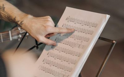 Comparing Guitar Tabs and Sheet Music: Advantages and Disadvantages