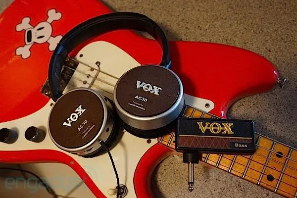 Innovative Ways to Play Electric Guitar Silently