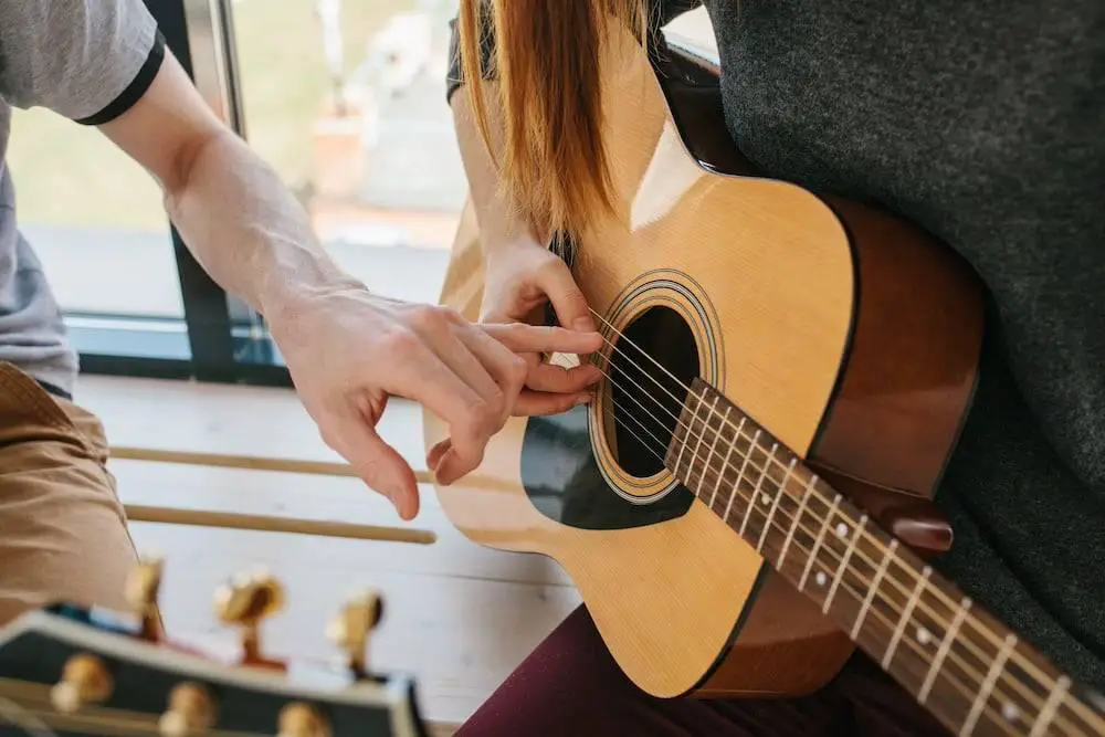 Improving Guitar Skills Through Group Lessons