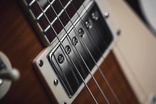 Crafting Exquisite Solo Guitar Arrangements