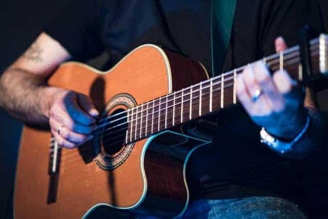 Essential Guide: Fingerstyle Guitar Basics